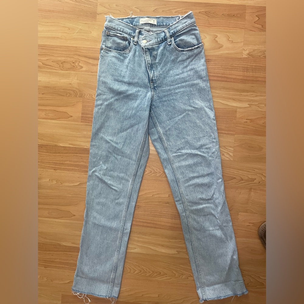 Abercrombie & Fitch ultra high rise straight cross jeans